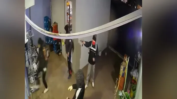 camara-seguridad-menores-robo-gonzalez-catan